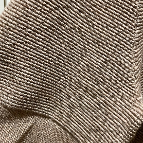 Saks Fifth Avenue tan sweater (sz XL) - Picture 5 of 10